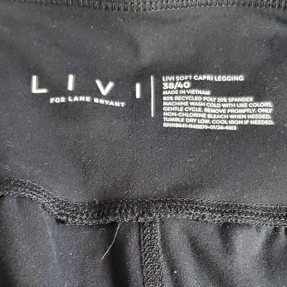 LIVI Lane Bryant 38/40 Capri Leggings Plus Size Soft Stretch Rainbow Bow Trim Bl - Picture 4 of 5